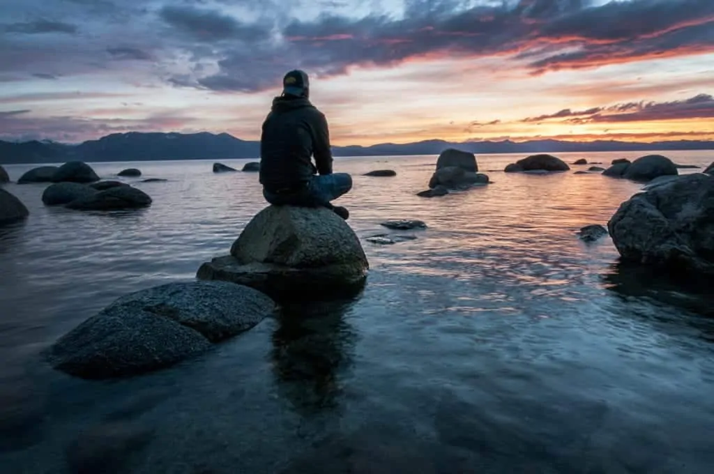 Dudefluencer: Meditation by the water